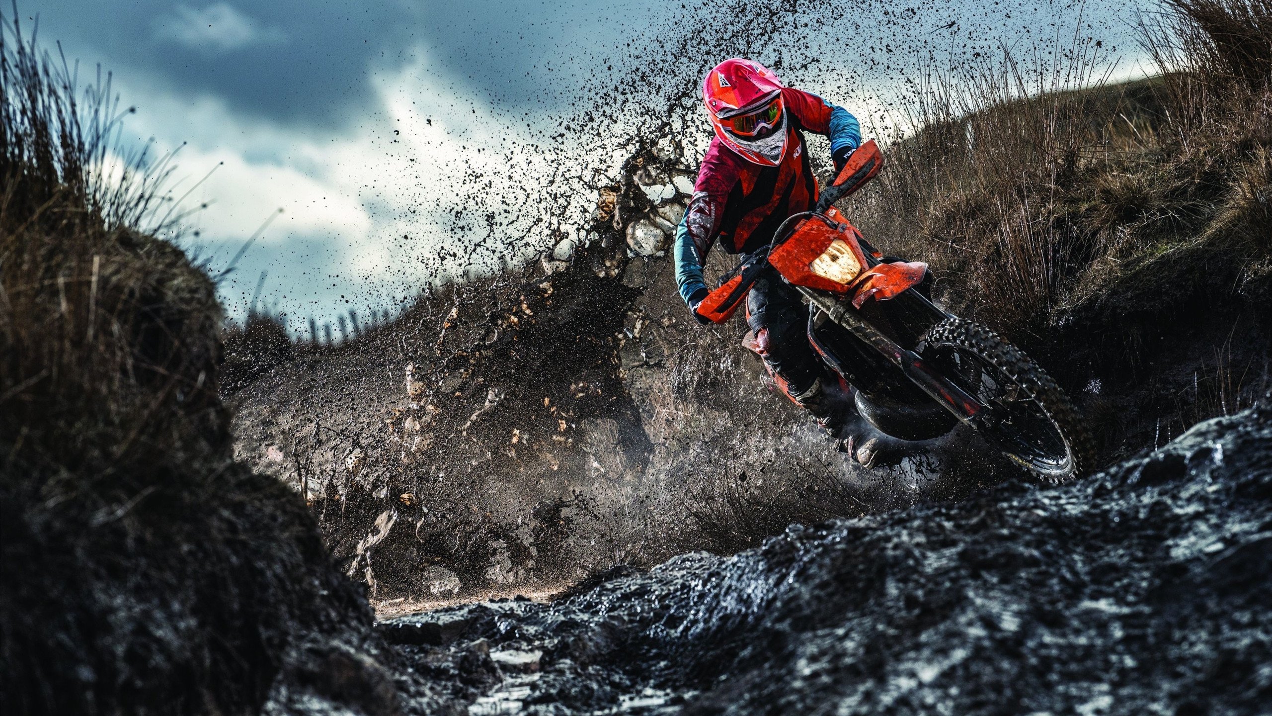 英超“关键战”：曼联对阵热刺，冠军大势暗流涌动